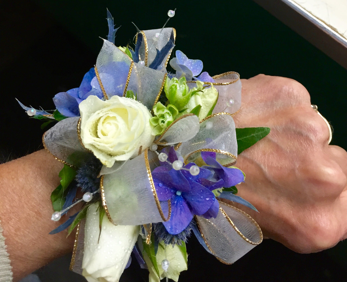 CORSAGE