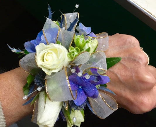 CORSAGE